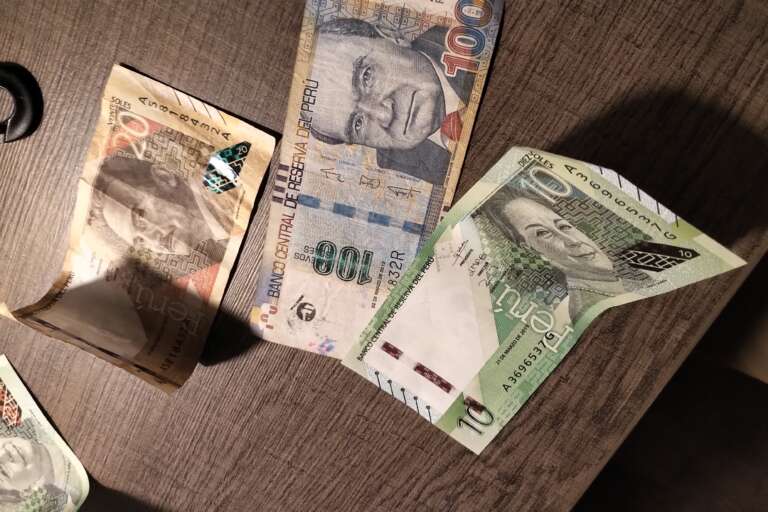 【実物写真あり】ペルーで偽金（紙幣・硬貨）を掴まされた話と絶対騙されない見分け方【悲報】ペルーで偽金を渡された件について